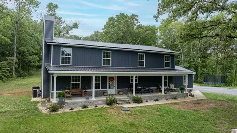 856 Yarborough Dr, Murray, KY 42071