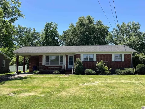 1715 Olive St, Murray, KY 42071