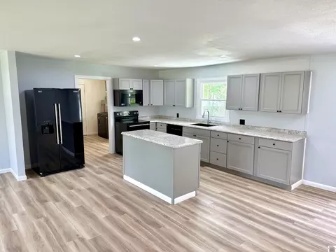 701 N 18th St, Murray, KY 42071 photo 3