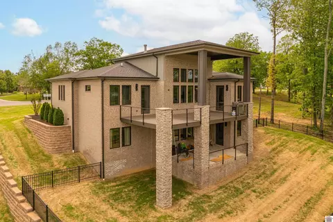 390 Forest Rdg, Paducah, KY 42003