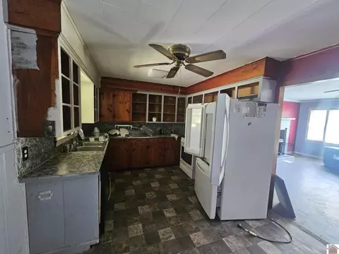 6694 State Line Rd, Hazel, KY 42049 photo 4