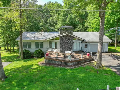 251 Hickory Hill Ln, Benton, KY 42025