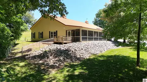 445 Dianne Dr, Eddyville, KY 42038