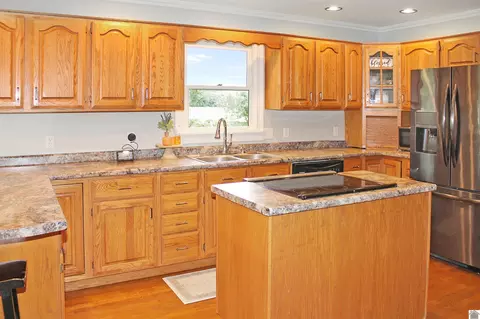 756 Utterback, Murray, KY 42071 photo 8
