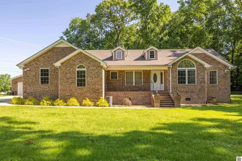 54 Grove Ln, Murray, KY 42071