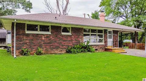 650 Cypress Cir, Calvert City, KY 42029