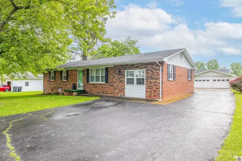 228 Country Dr, Marion, KY 42064