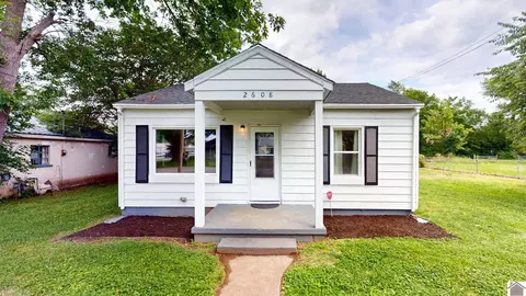 2608 Fairmont St, Paducah, KY 42003