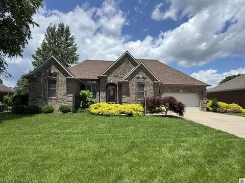 305 Peppers Mill Dr, Paducah, KY 42001