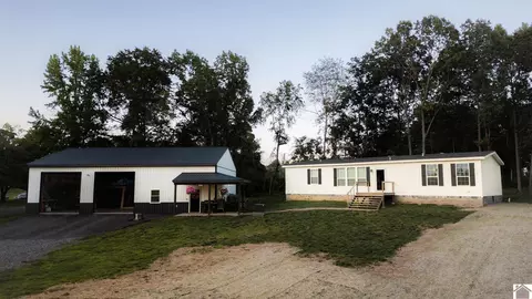 5819 Shar-cal Rd, Calvert City, KY 42029
