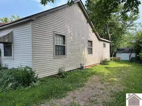 305 Wright St, Mayfield, KY 42066 photo 2