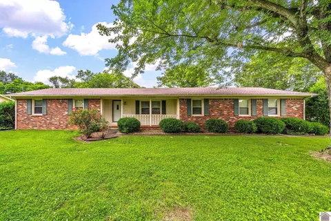 301 Tremont Dr, Hopkinsville, KY 42240