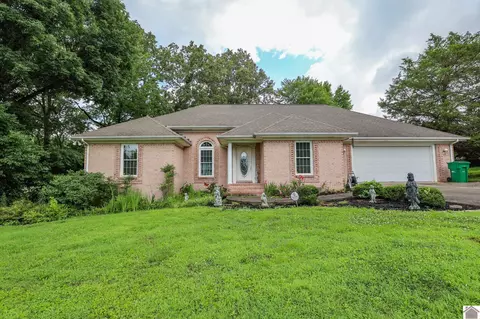 245 Valiant Dr, Paducah, KY 42001