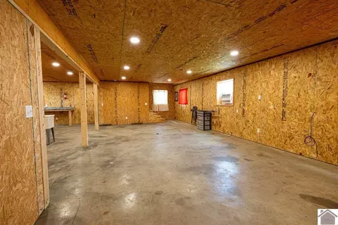 1435 Cherry Corner Rd, Murray, KY 42071 photo 4