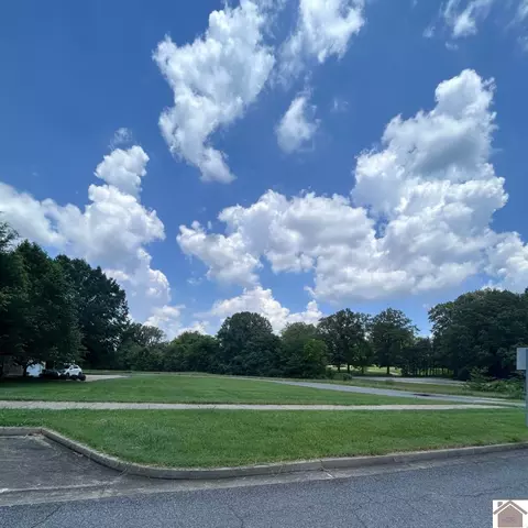 Westwood Boulevard, Paducah, KY 42001
