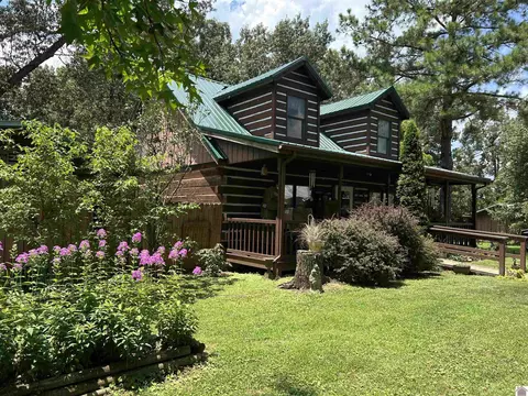 713 Sugar Creek Church Rd, Princeton, KY 42445