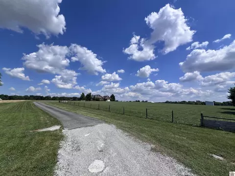 6415 Cadiz Rd, Hopkinsville, KY 42240