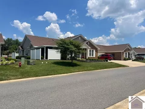 417 Villa Ridge Dr, Paducah, KY 42003