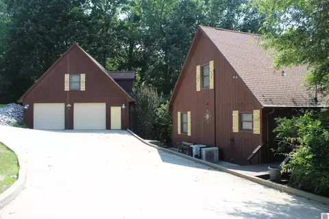 215 Daniel Boone Dr, Eddyville, KY 42038