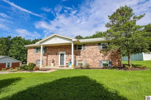 215 Windmill Dr, Paducah, KY 42001