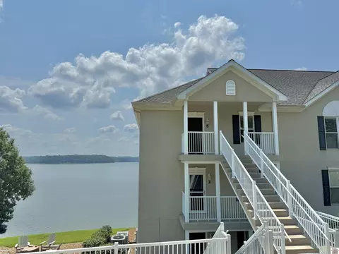 618 Moon Bay Dr, Kuttawa, KY 42055