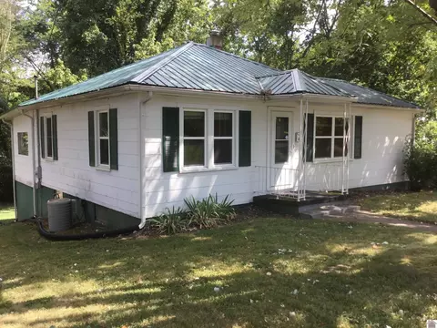 931 Pine St, Benton, KY 42025