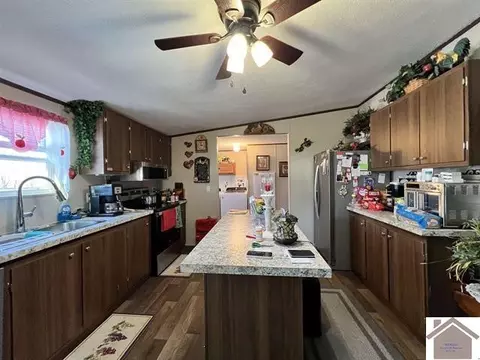 820 3rd St, Hazel, KY 42049 photo 8