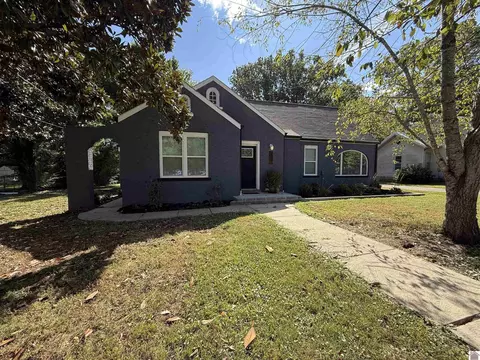 307 3rd St, Hazel, KY 42049 photo 2