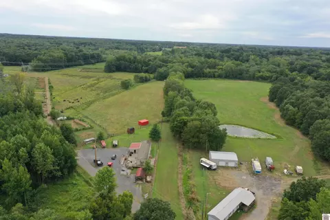 180 Ed Lampley Rd, Benton, KY 42025