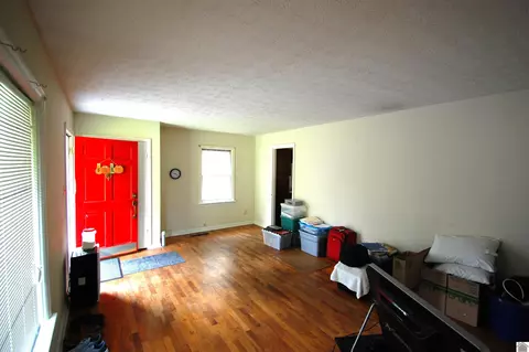 2936 Clay, Paducah, KY 42001