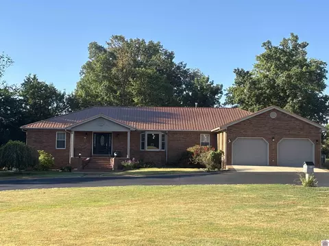 7505 Della Ln, Paducah, KY 42001