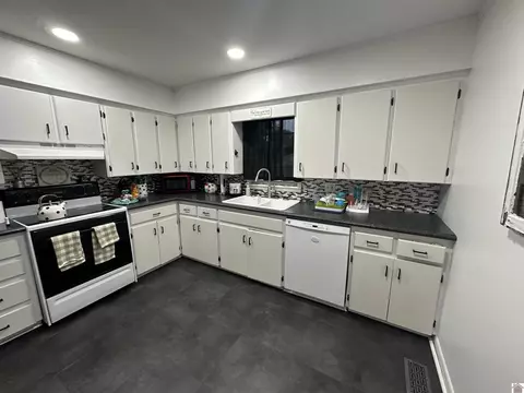 321 Irvan St, Murray, KY 42071 photo 3