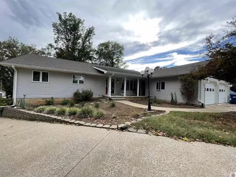 251 Driftwood Dr, Cadiz, KY 42211
