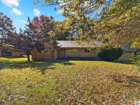 330 Sturgis Rd, Marion, KY 42064