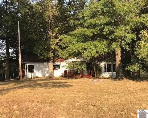 928 Vanhooser Rd, Grand Rivers, KY 42045
