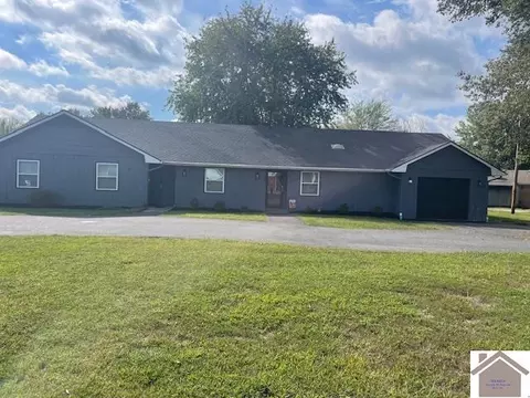 135 A B Albany St, Paducah, KY 42003
