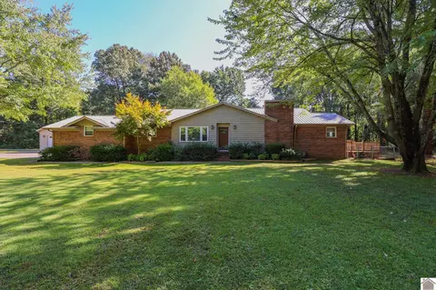 4910 Jewell Ln, Paducah, KY 42001