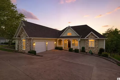709 Gull Harbor Ln, Grand Rivers, KY 42045