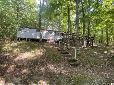 48 Shore Dr, Cadiz, KY 42211