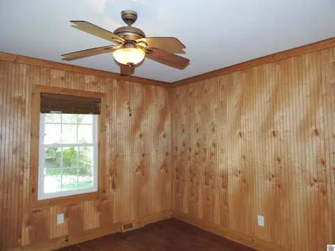 105 E Farthing St, Mayfield, KY 42066 photo 9