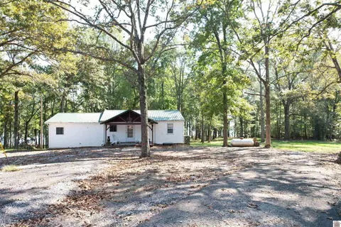421 Mcneely Rd, Benton, KY 42025