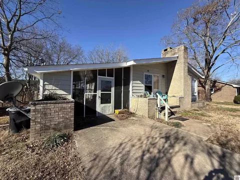 600 3rd St, Hazel, KY 42049 photo 2