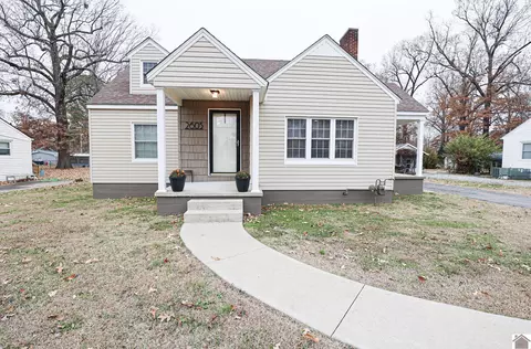 2605 Adams St, Paducah, KY 42003