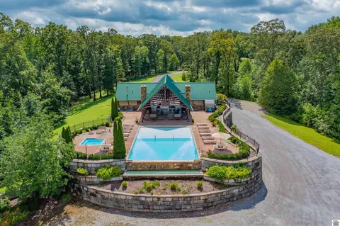 2 Pelican Ln, Murray, KY 42044