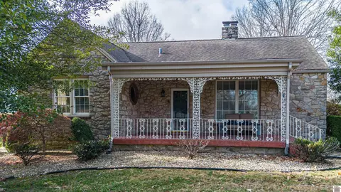 405 Minerva Pl, Paducah, KY 42001