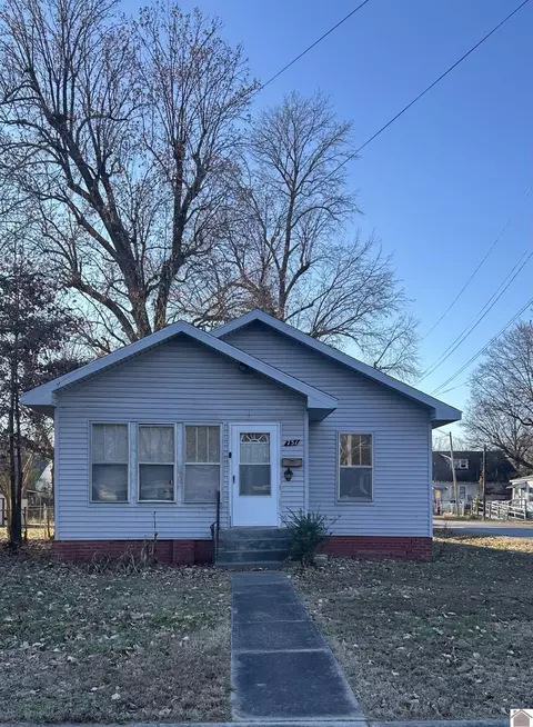 751 N 22nd St, Paducah, KY 42001