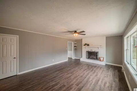 442 Whispering Oaks Loop, Mayfield, KY 42066 photo 2