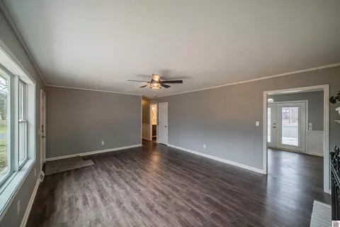442 Whispering Oaks Loop, Mayfield, KY 42066 photo 4