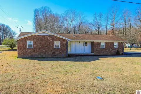37 White Oak Ln, Calvert City, KY 42029