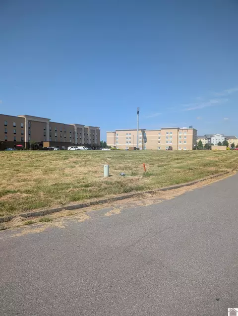 3985 Coleman Crossing Cir, Paducah, KY 42001